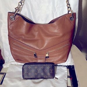 MK LUGGAGE BROWN STURDY PEBBLE LEATHER BAG